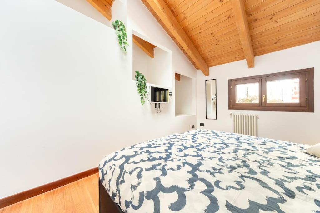 Appartamento Unico A Bologna Con 3 Camere E Parcheggio Gratuito Exterior photo